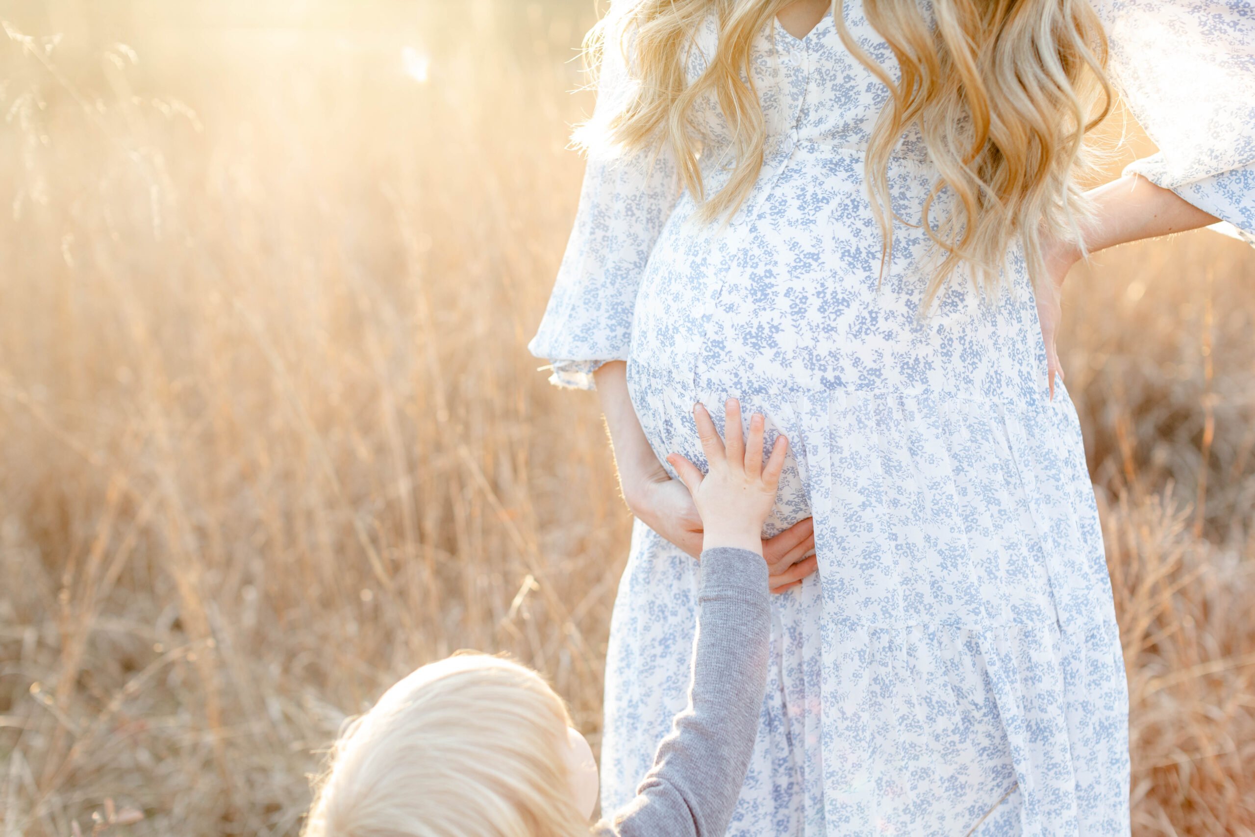 Maternity session during golden hour in Greenville, SC by Jenny Macy Photography